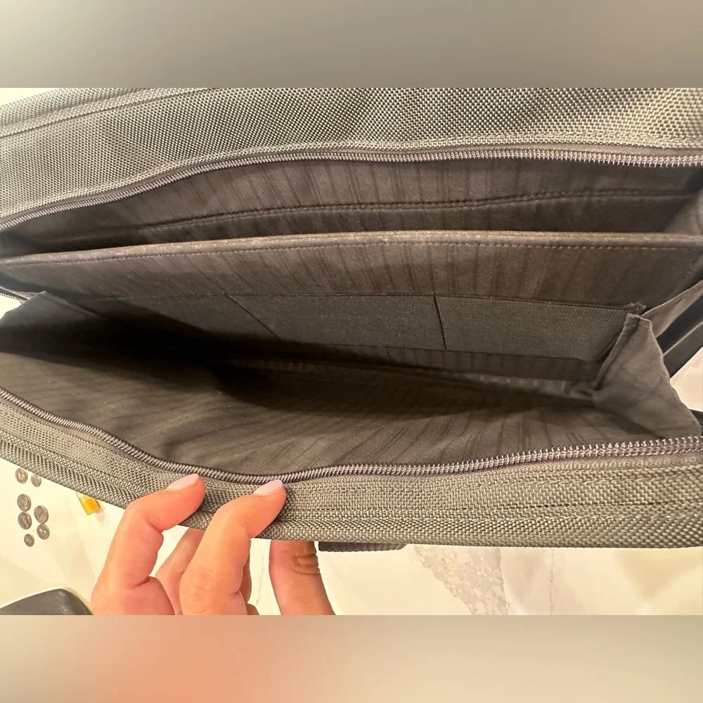 Tumi Alpha 3 Large Screen Laptop Brief